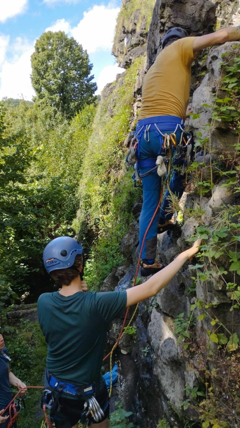Stages de découverte de l&rsquo;escalade en falaise