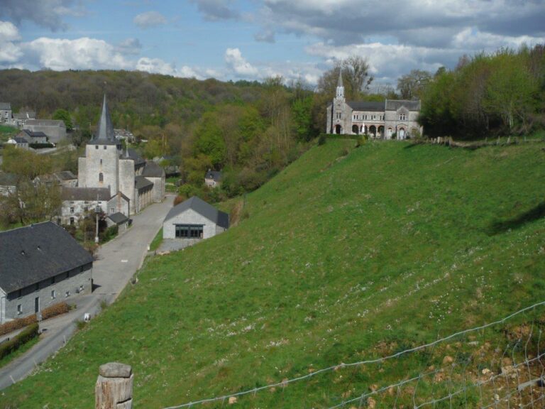 Reco et Rando à Celles : Entre sable fin, cascades et… amnésie collective