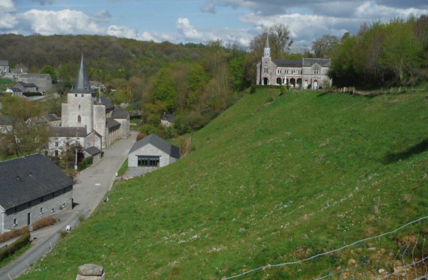 Reco et Rando à Celles : Entre sable fin, cascades et… amnésie collective